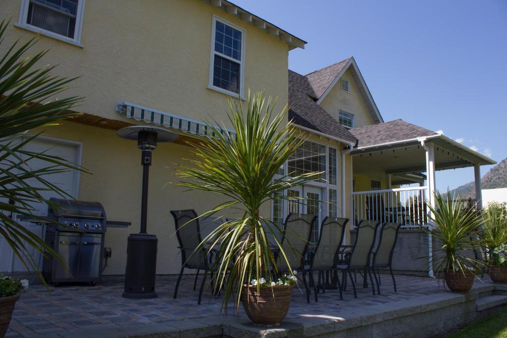Genelle House B&B Guest House Экстерьер фото