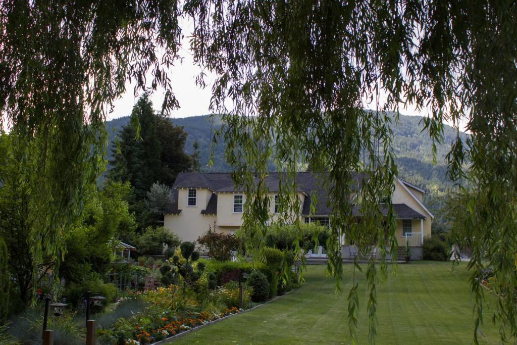 Genelle House B&B Guest House Экстерьер фото
