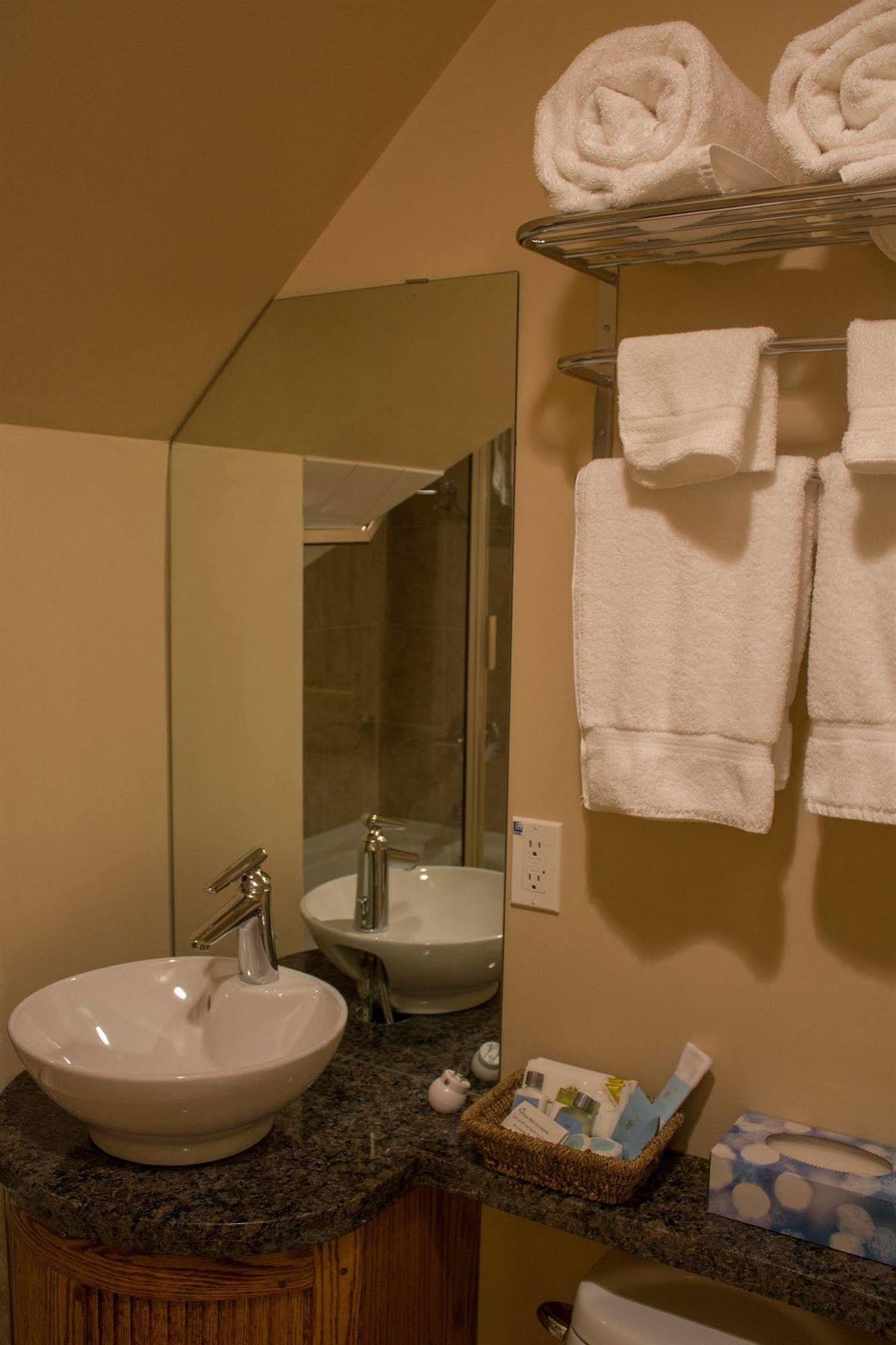Genelle House B&B Guest House Экстерьер фото