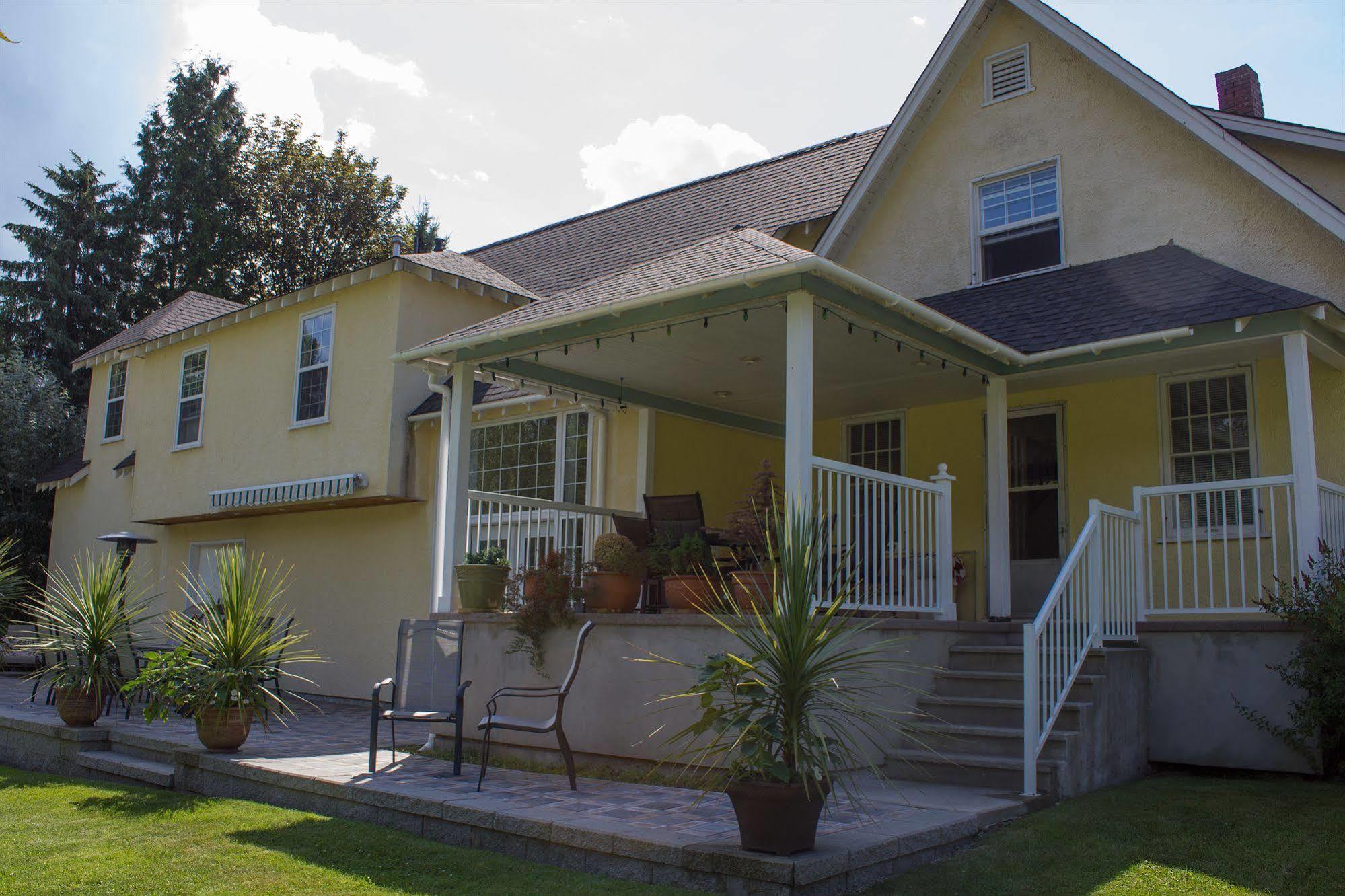 Genelle House B&B Guest House Экстерьер фото